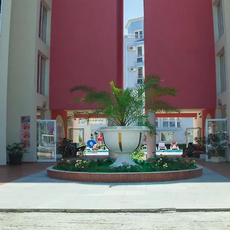 Mirena Rose Garden Family Studio Солнечный берег