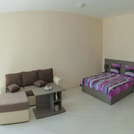 Hotel de apartamente Mirena Rose Garden Family Studio